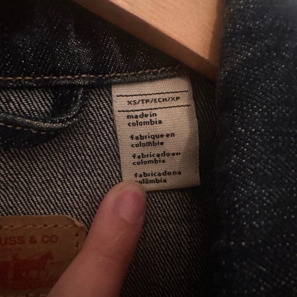 Levi's Dark Blue Jean Jacket - Picture 2 of 3